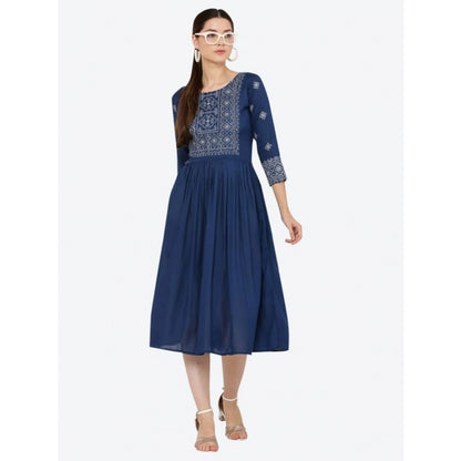 Alluring Women's Casual Rayon 3-4th Sleeves Kurti (Blue)