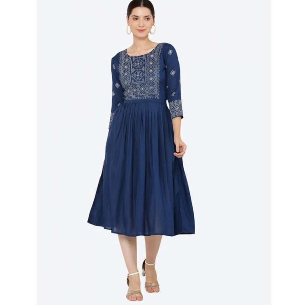 Alluring Women's Casual Rayon 3-4th Sleeves Kurti (Blue)