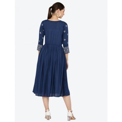 Alluring Women's Casual Rayon 3-4th Sleeves Kurti (Blue)