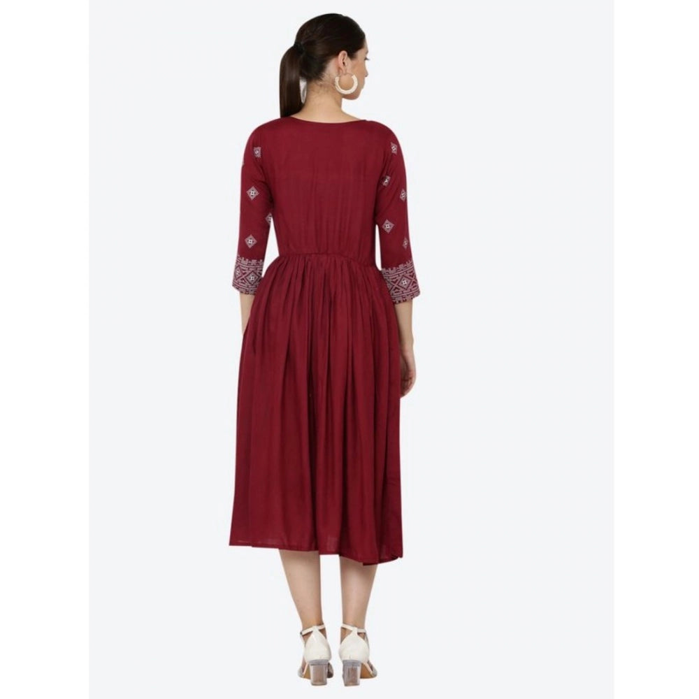 Bespoke Women's Casual Rayon 3-4th Sleeves Kurti (Maroon)