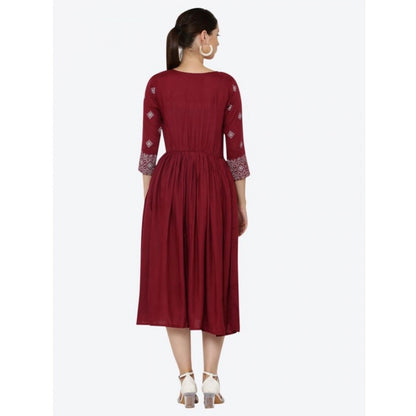 Bespoke Women's Casual Rayon 3-4th Sleeves Kurti (Maroon)